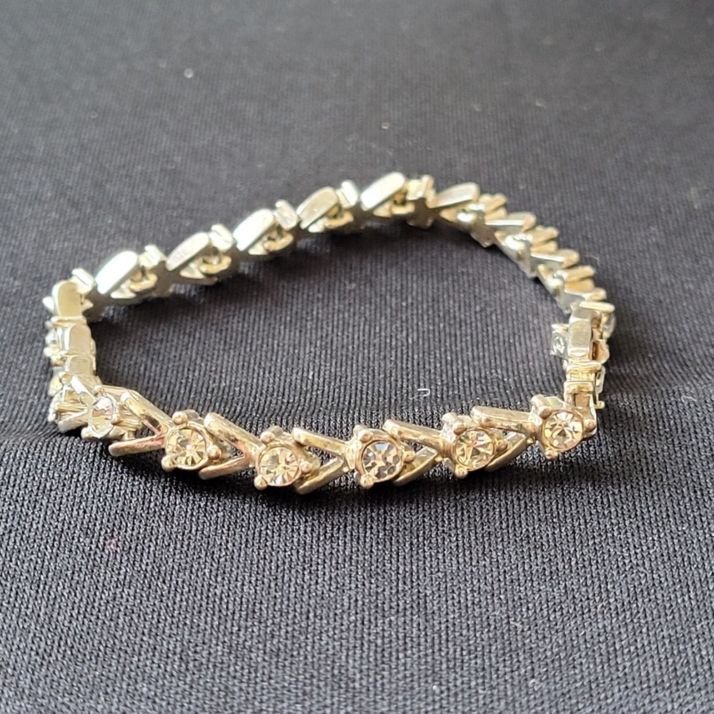 Vintage Avon Gold Tone Rhinestone Tennis Bracelet Chevron V Link